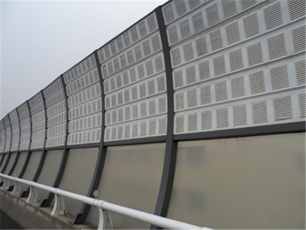 高速公路隔音板,到底能擋多少噪音?