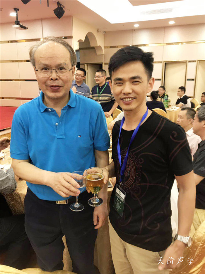 天階聲學公司李總與李國華教授合影 天階聲學公司李總與李國華教授合影